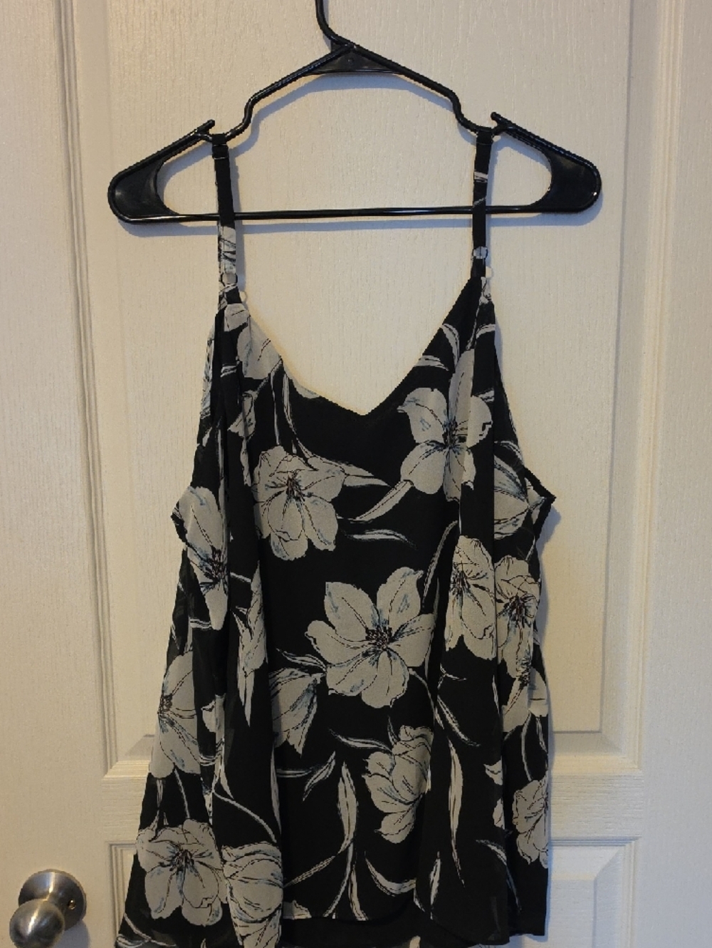 Torrid Black Floral Sophie Cami with Cream Blooms - Picture 7 of 7